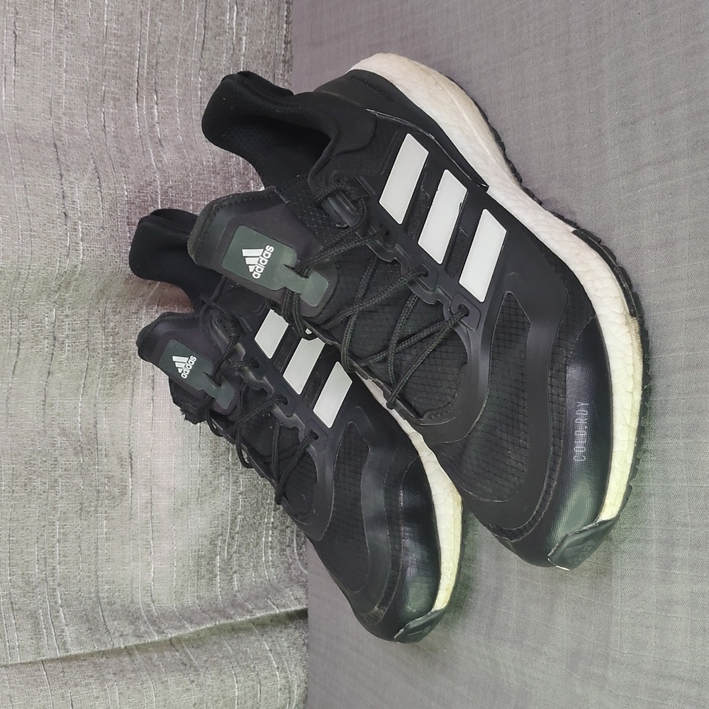 Adidas COLD.RDY Ultraboost 22 Mens Size 9 Black White Winter Running Shoes